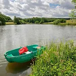 Prázdninový dům Atypique Au Bord De L'eau Metairies-Saint-Quirin