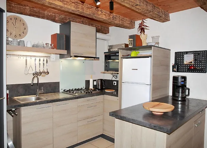 Ferienhaus Atypique Au Bord De L'eau