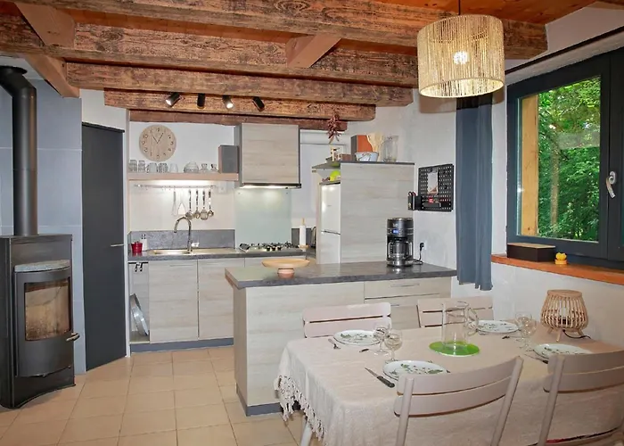 Atypique Au Bord De L'eau *