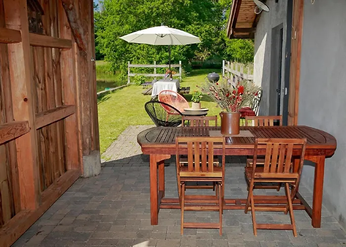 Ferienhaus Atypique Au Bord De L'eau Metairies-Saint-Quirin